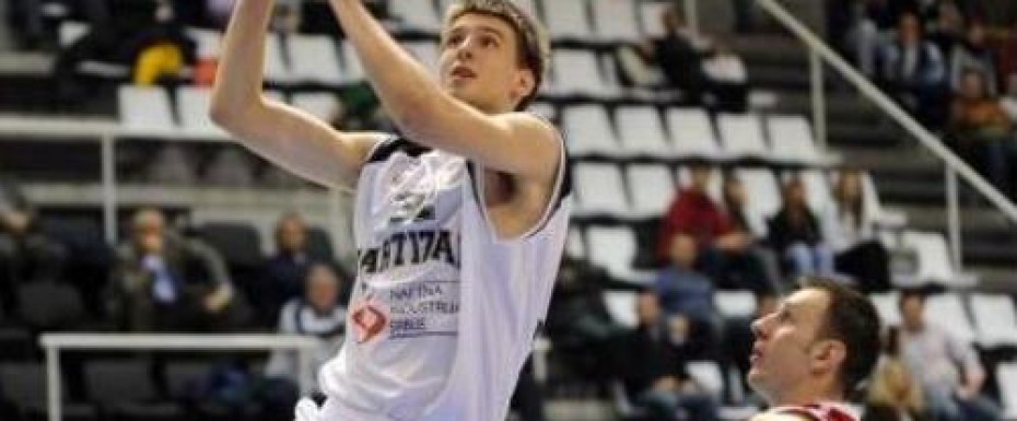 Crno-beli ubedljivi protiv Cedevite