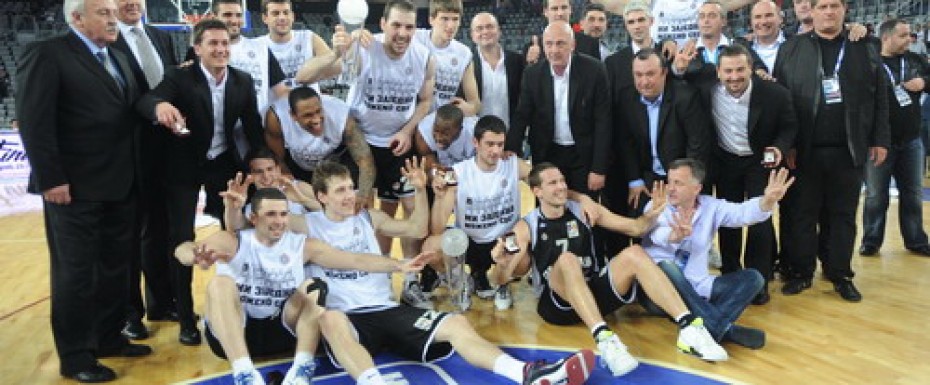Trijumfalni crno-beli! Pobeda za istoriju!