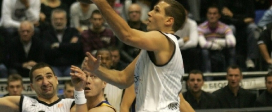Partizan slavio nad Himkijem