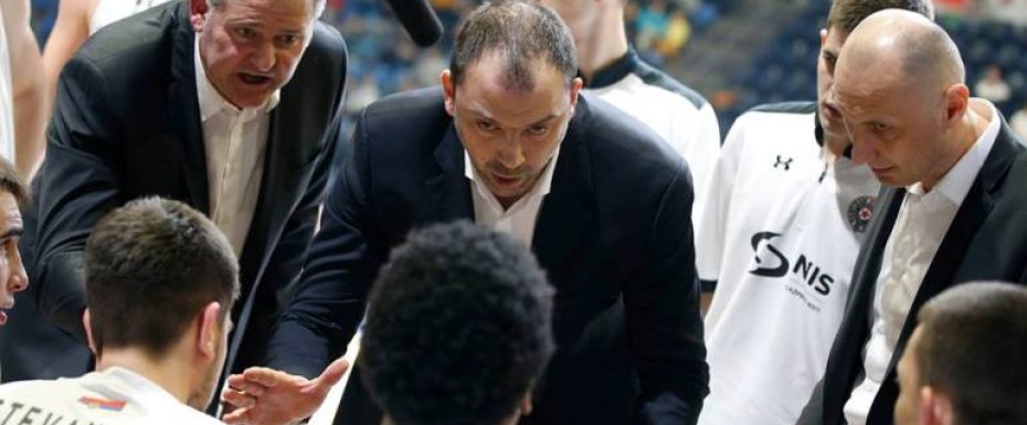 Crno-beli pred Mornar: