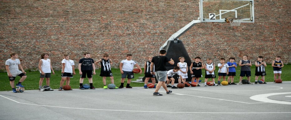 Besplatna škola košarke za đake prvake