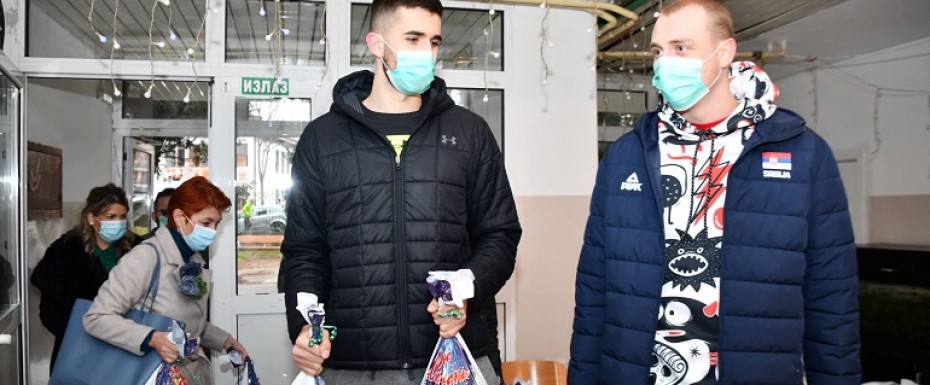 Crno-beli uz pomoć dve velike srpske kompanije obradovali štićenike doma „Drinka Pavlović“