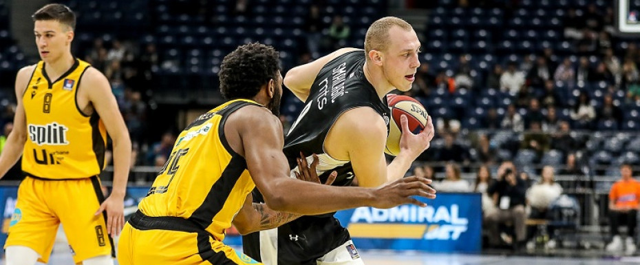 Alen Smailagić šest nedelja van terena