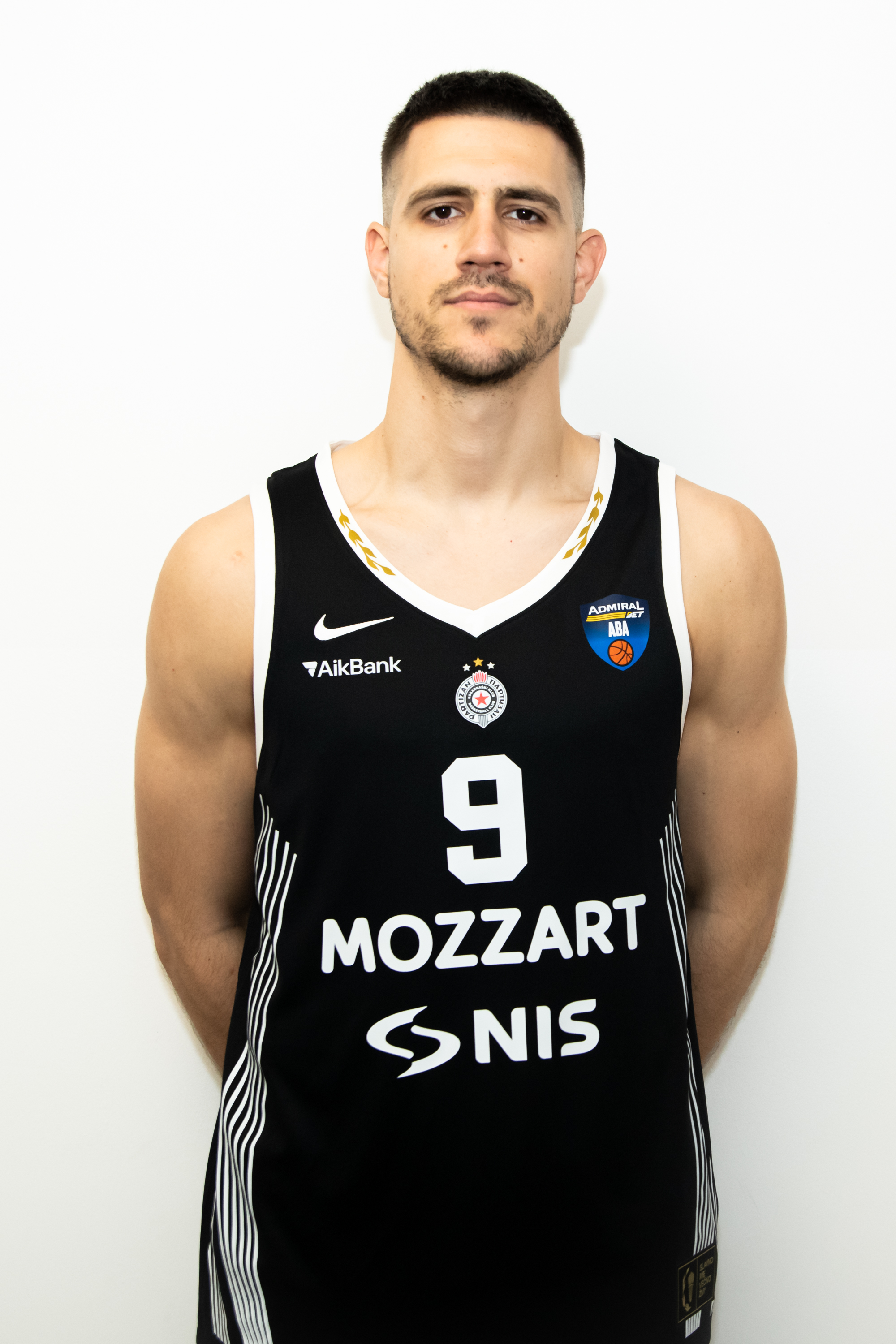 Vanja Marinković (C)