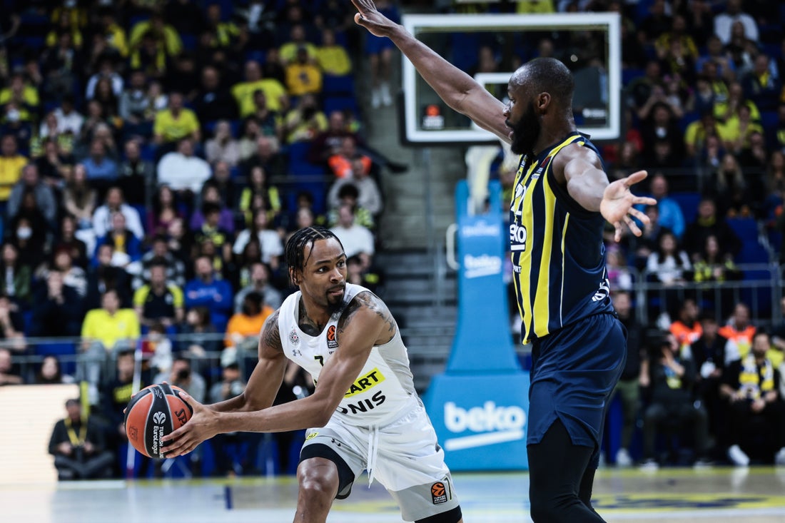 Crno-beli stigli u Istanbul: Sutra protiv Fenerbahčea