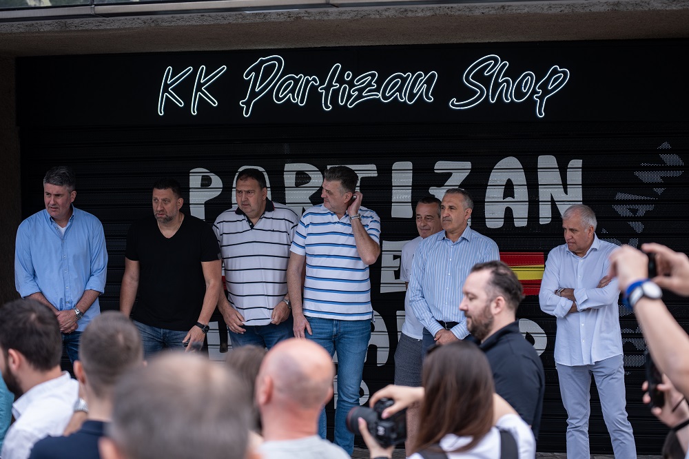 kk-partizan-shop-04404.jpg