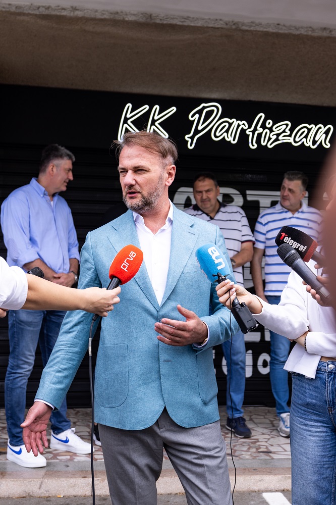 kk-partizan-shop-8032.jpg